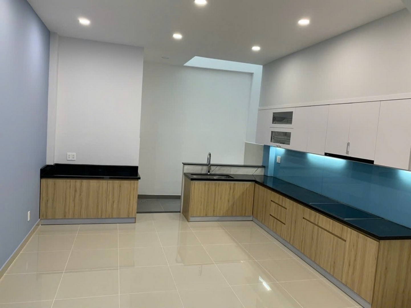 BÁN NHÀ 98M² –8.2 TỶ, KHU VỰC HOÀNG DIỆU 2, THỦ ĐỨC, XE HƠI NGỦ TRONG NHÀ – GẦN CÔNG VIÊN, ĐH NGÂN HÀNG